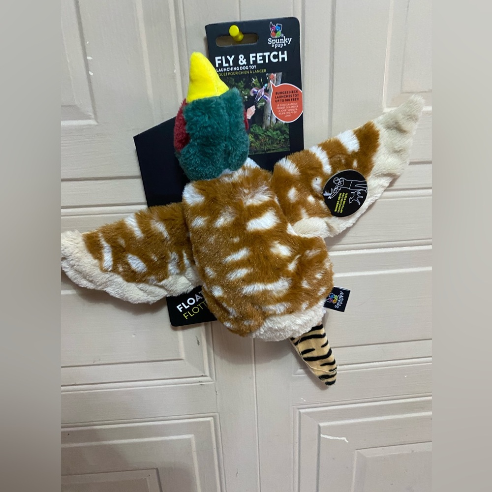 Spunky Pup Duck Toy Fly & Fetch Floats Flotter.